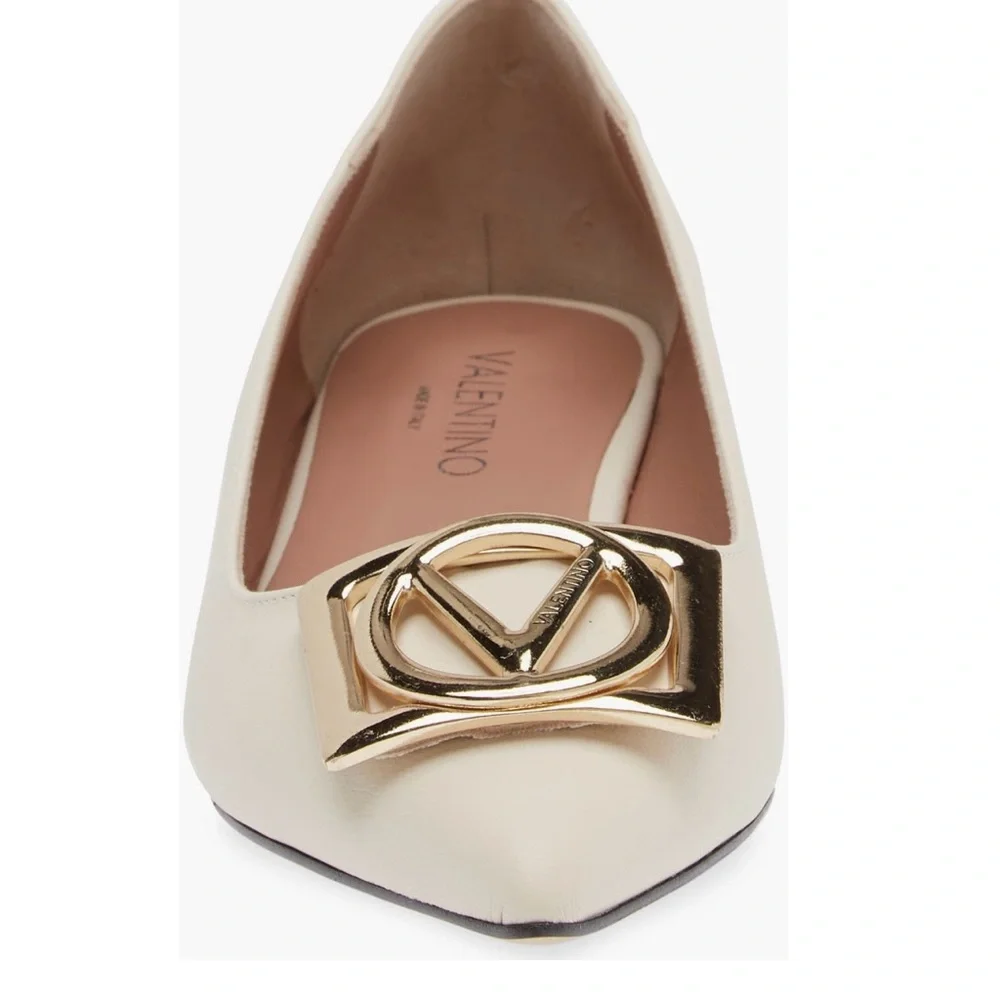 Valentino Elegant Cream Flats Sz 9 - Picture 3 of 9